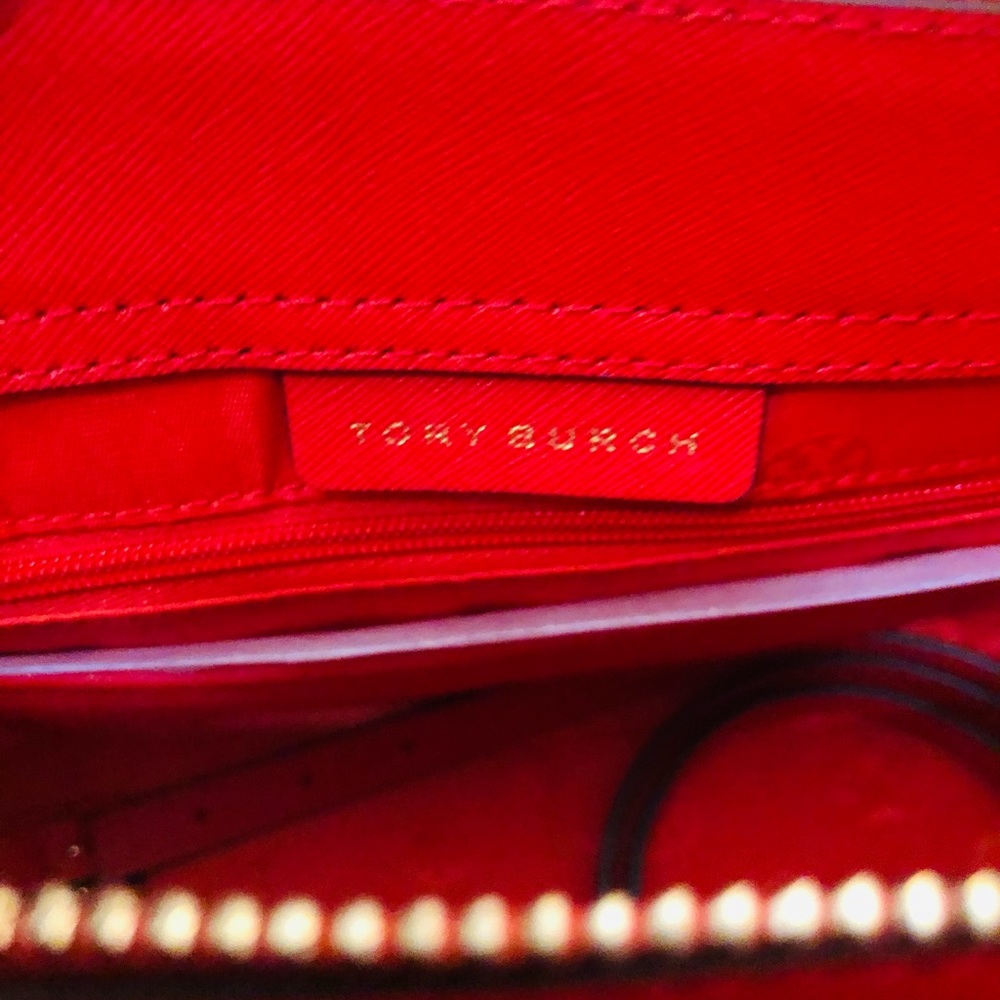 Tory Burch - Emerson Zip Tote - Picture 6 of 9